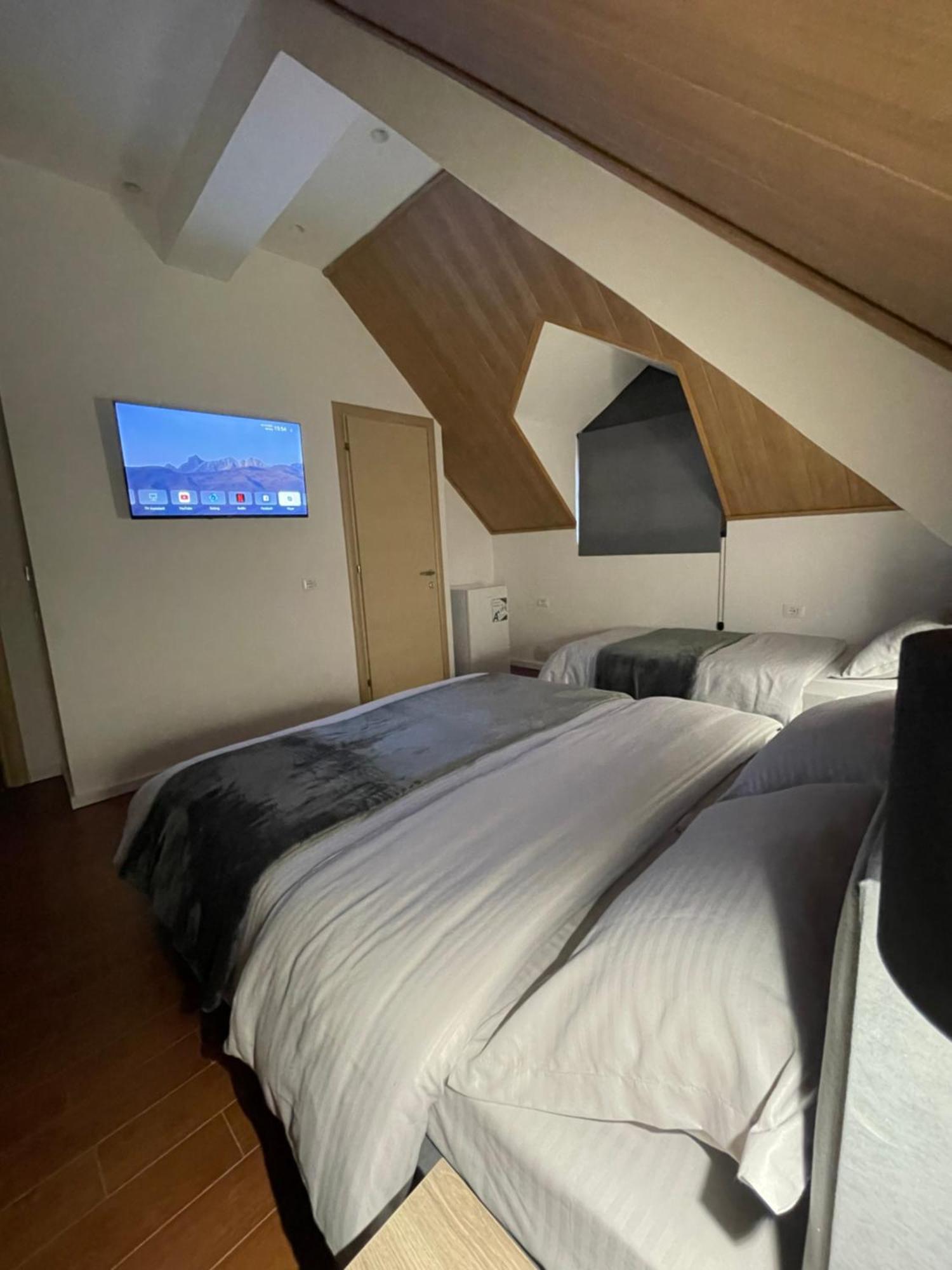 Pog Apartments Тирана Экстерьер фото